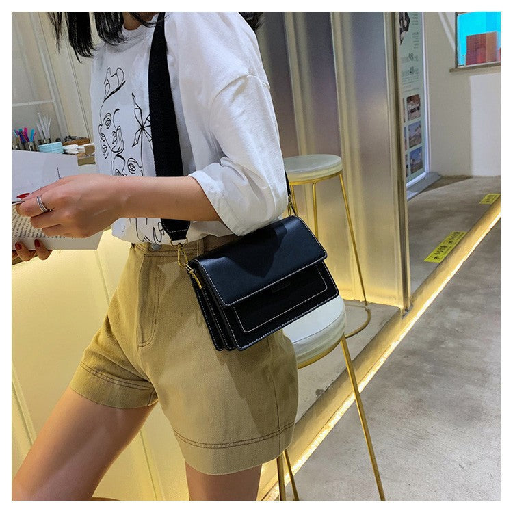 Crossbody red square bag