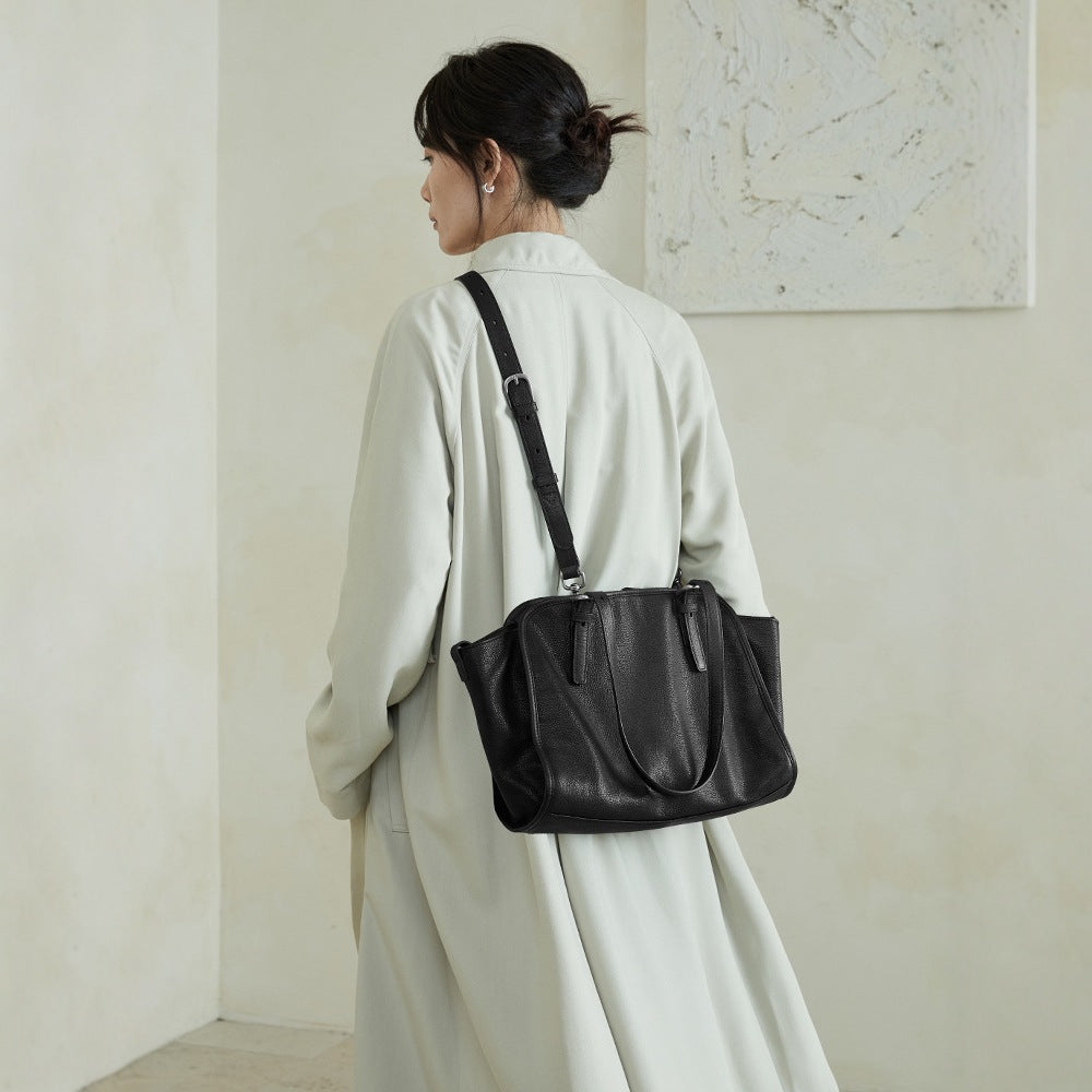 Womens Stylish Retro Large-Capacity Crossbody Bag