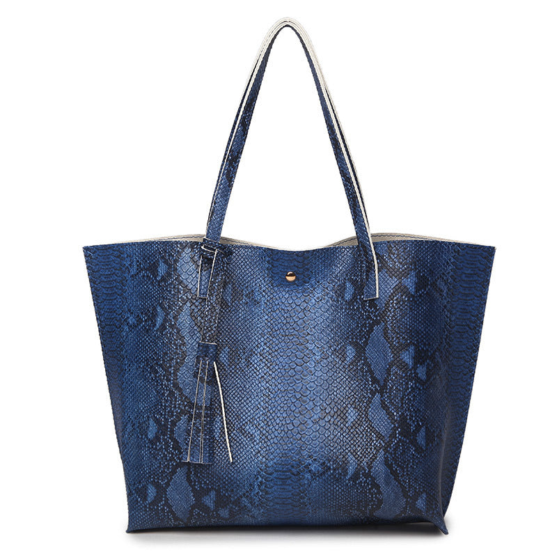 A new handbag bag women on behalf of European and American fashion snake ladies handbags shoulder Laptop Tote Bag