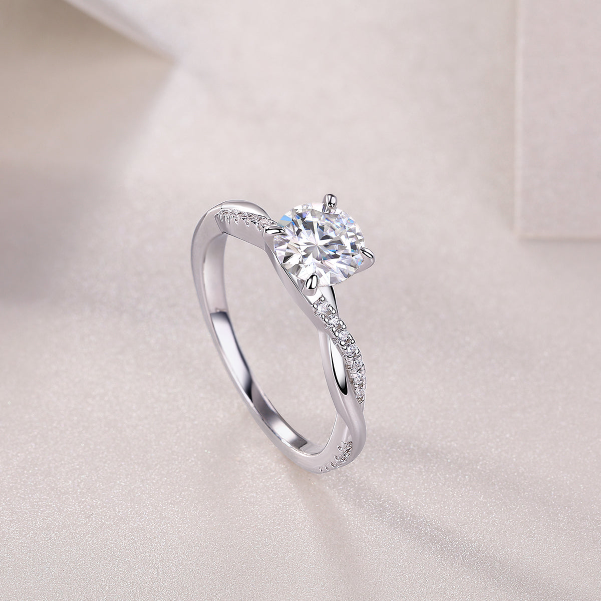 Looking Forward To Your Return - A 1-carat Top-quality Moissanite S925 Silver Platinum-plated Diamond Wedding Ring. The Ring Can Be Inspected With A Diamond Pen